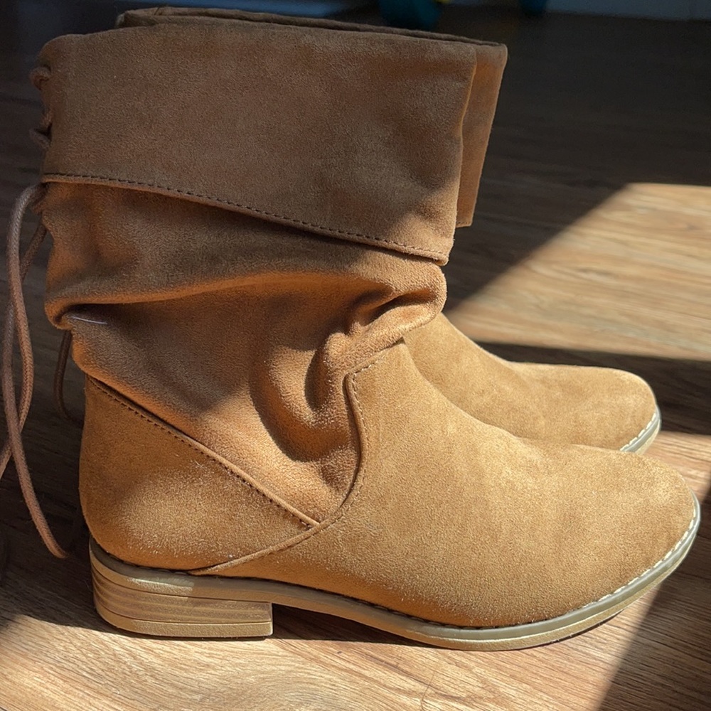 Brown boots worn ONCE